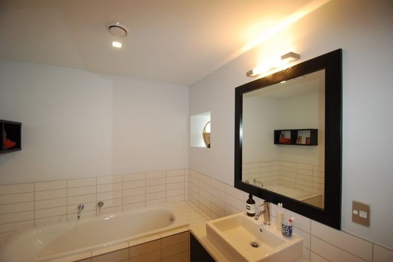 Photo of property in Chews Lane Apartments, 16e/9 Chews Lane, Wellington Central, Wellington, 6011