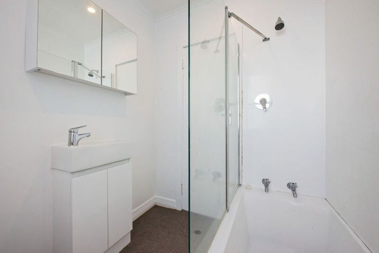 Photo of property in 2 Henry Street, Kilbirnie, Wellington, 6022