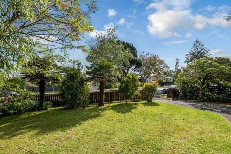 Photo of property in 94 Crawford Avenue, Mangere Bridge, Auckland, 2022