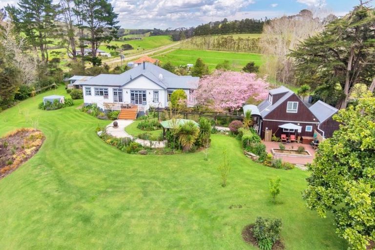 Photo of property in 297 Inland Road, Helensville, 0875
