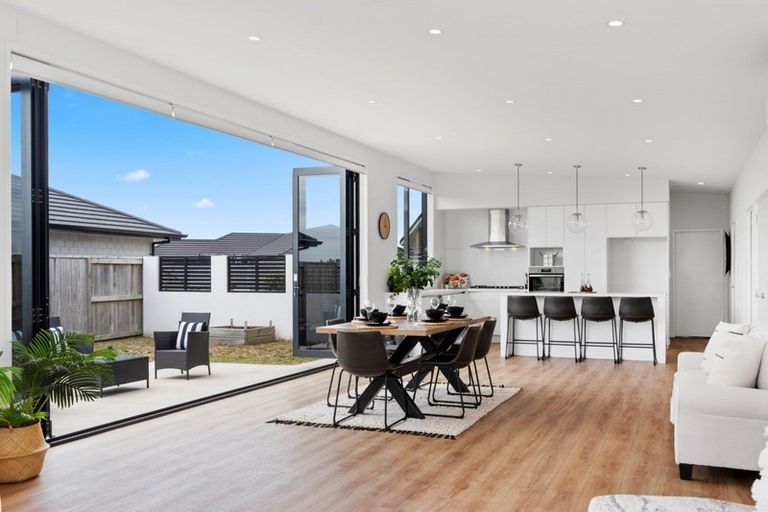 Photo of property in 19 Harding Drive, Papamoa Beach, Papamoa, 3118