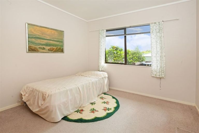 Photo of property in 1/180 Te Atatu Road, Te Atatu South, Auckland, 0610