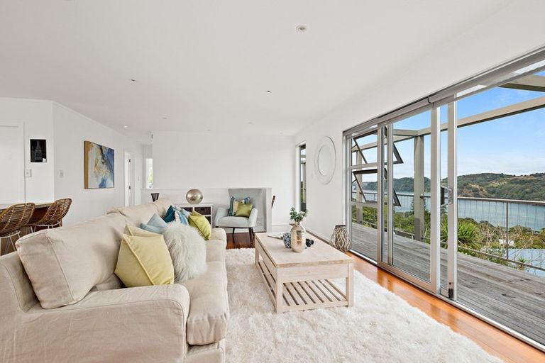 Photo of property in 29 Kendale Drive, Leigh, 0985