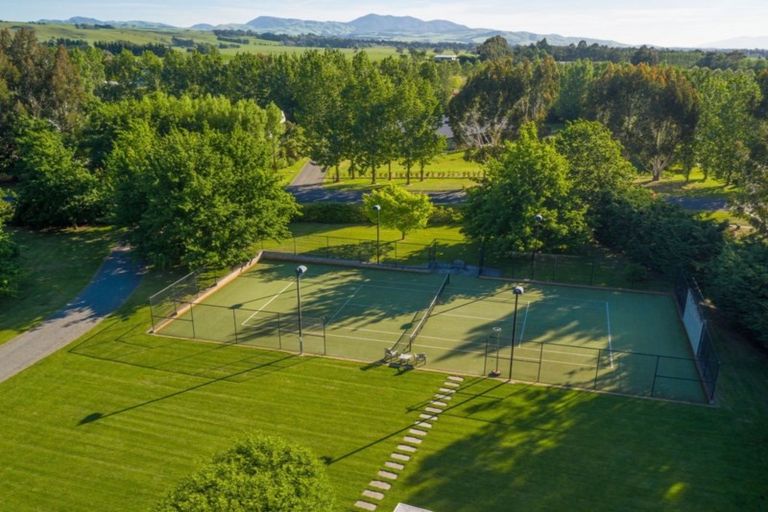 Photo of property in 101 Oxford Street, Martinborough, 5711