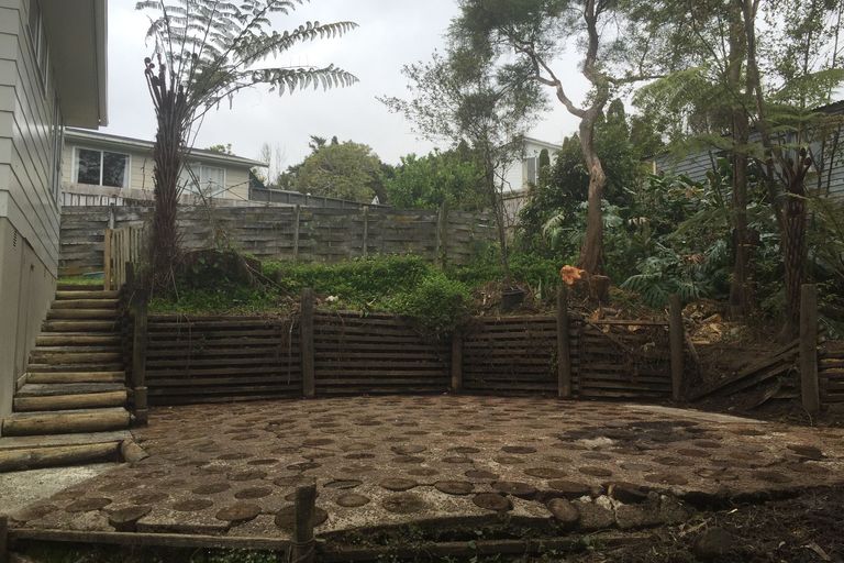 Photo of property in 4 Stallard Place, Glen Eden, Auckland, 0602