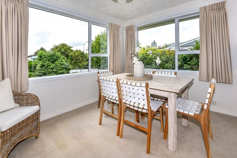 Photo of property in 15 Birkenhead Street, Avonhead, Christchurch, 8042