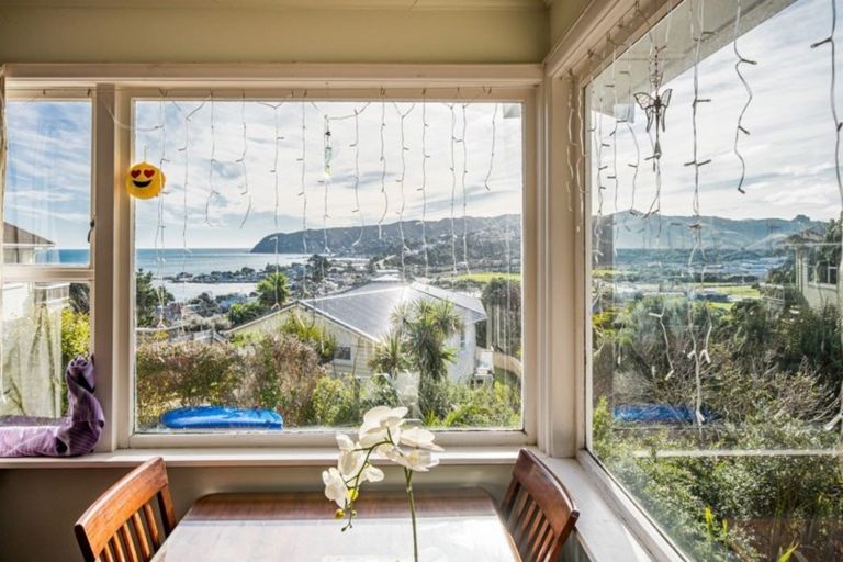Photo of property in 24 Taupo Crescent, Plimmerton, Porirua, 5026