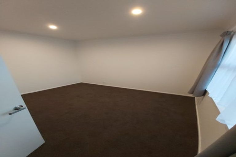 Photo of property in 6 Queens Road, Glen Avon, New Plymouth, 4312