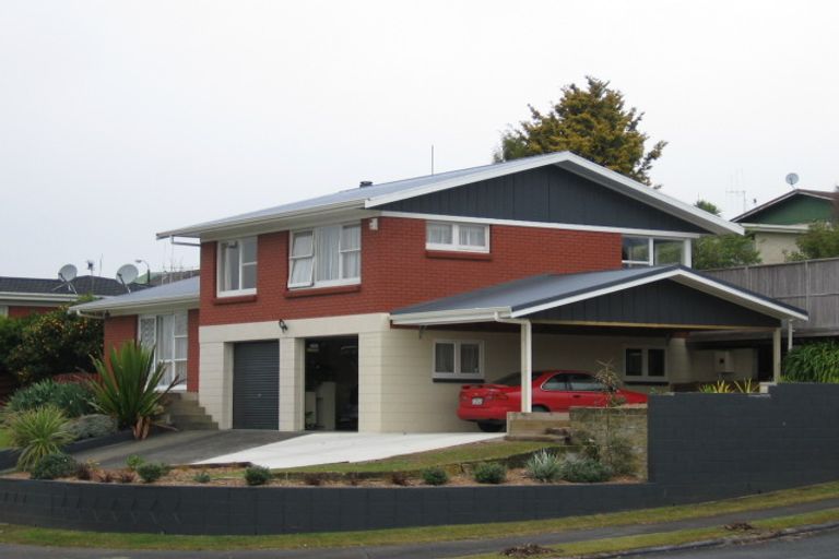 Photo of property in 14 Ross View Terrace, Dinsdale, Hamilton, 3204