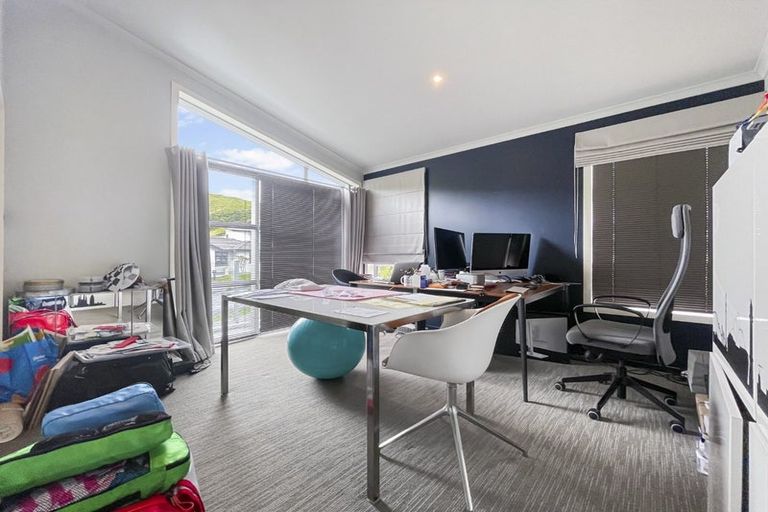 Photo of property in 74 Amesbury Drive, Churton Park, Wellington, 6037