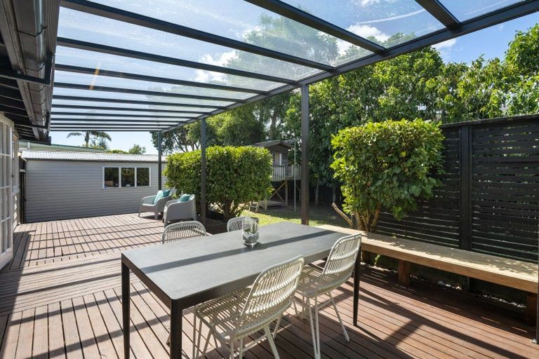 Photo of property in 17 Rimu Street, New Lynn, Auckland, 0600