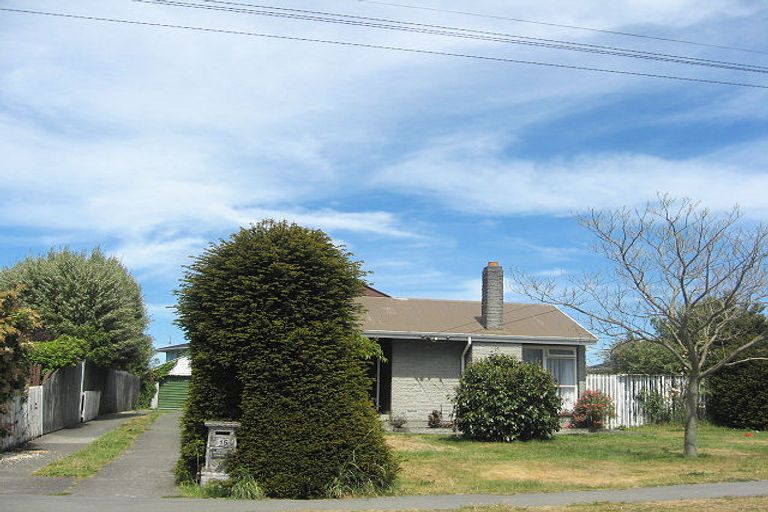 Photo of property in 15 Lake Terrace Road, Burwood, Christchurch, 8061
