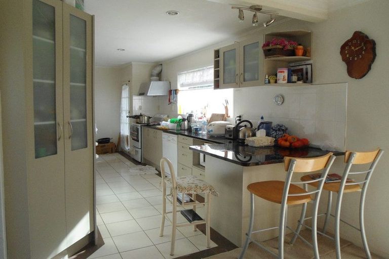 Photo of property in 24 Whiteacres Drive, Sunnyhills, Auckland, 2010