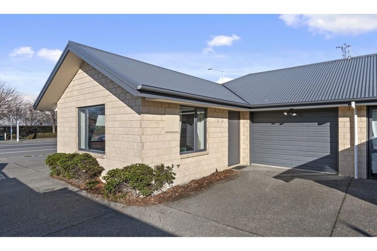 Photo of property in 96 Main South Road, Sockburn, Christchurch, 8042