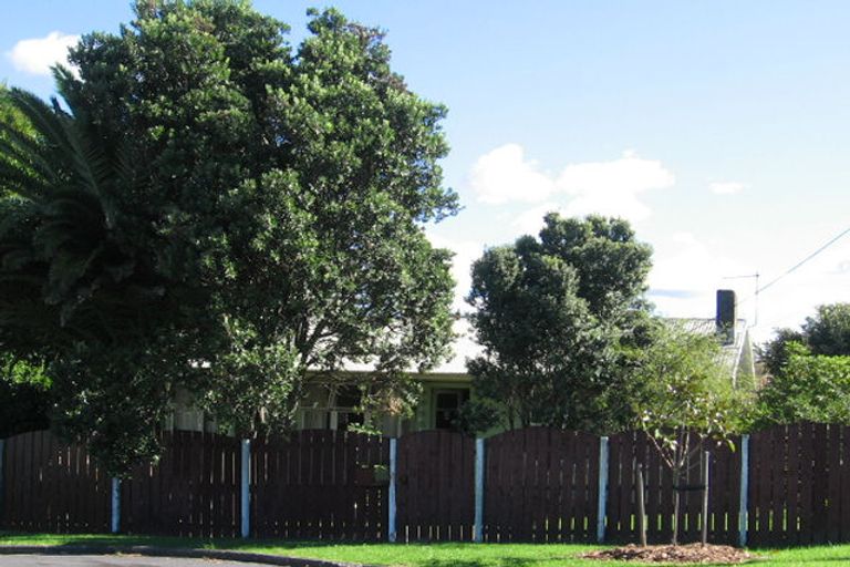 Photo of property in 2a Brandon Road, Glen Eden, Auckland, 0602