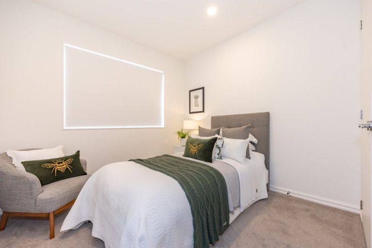 Photo of property in 32 Celestial Crescent, Orewa, 0931