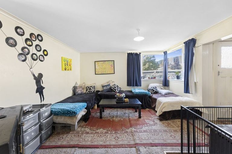 Photo of property in 10 Sandown Street, Waihola, Milton, 9073