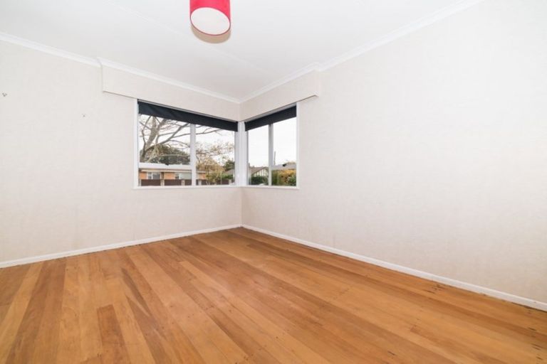 Photo of property in 4 Sutherland Crescent, Westbrook, Palmerston North, 4412