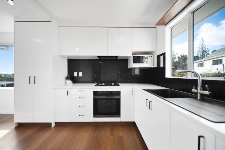 Photo of property in 6c Zingaro Place, Massey, Auckland, 0614