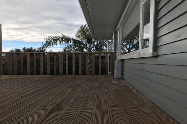 Photo of property in 2/563 East Coast Road, Browns Bay, Auckland, 0630