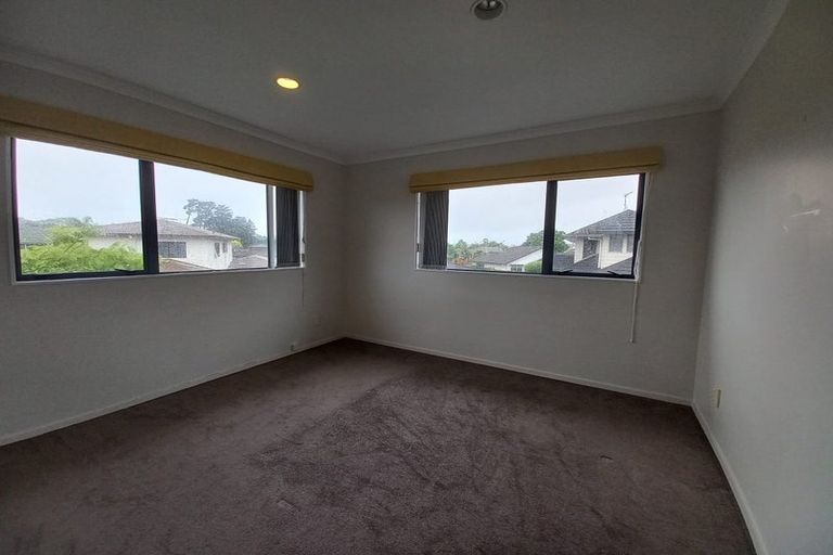 Photo of property in 1/12 Solana Court, Botany Downs, Auckland, 2010