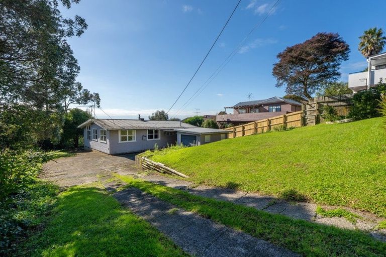 Photo of property in 295 Glenfield Road, Glenfield, Auckland, 0629