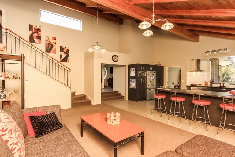 Photo of property in 6 Khaleel Place, Henderson, Auckland, 0612