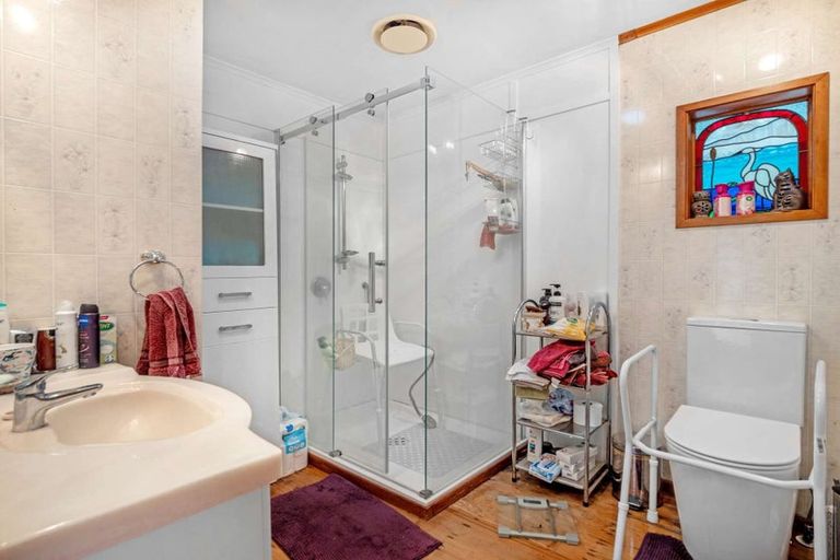 Photo of property in 14 Lucas Place, Weymouth, Auckland, 2103