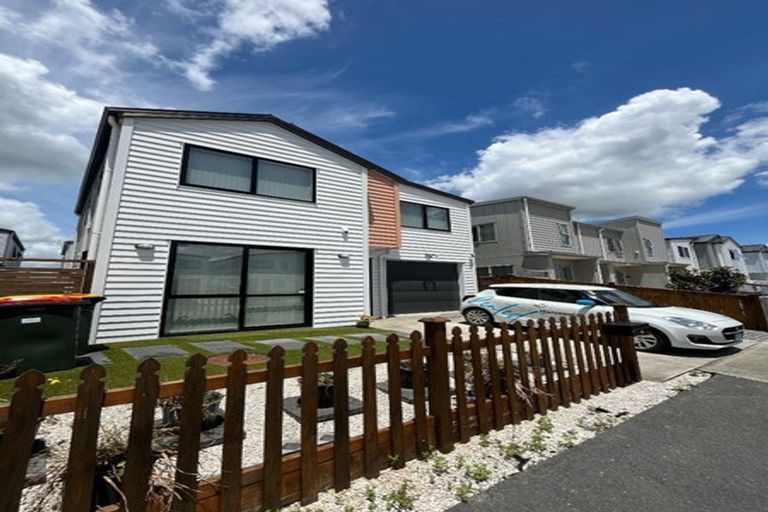 Photo of property in 4 Tumu Road, Papakura, 2110