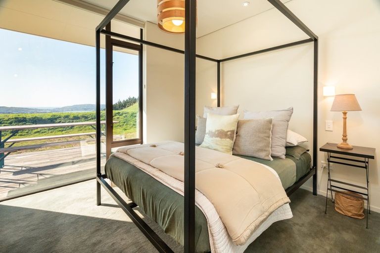 Photo of property in 153 Bing Lucas Drive, Tawa, Wellington, 5028