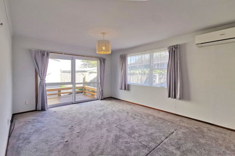 Photo of property in 123 Edgewater Drive, Pakuranga, Auckland, 2010