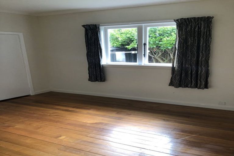 Photo of property in 82 Rosier Road, Glen Eden, Auckland, 0602