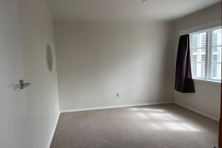 Photo of property in 4 Gibbs Crescent, Wainuiomata, Lower Hutt, 5014