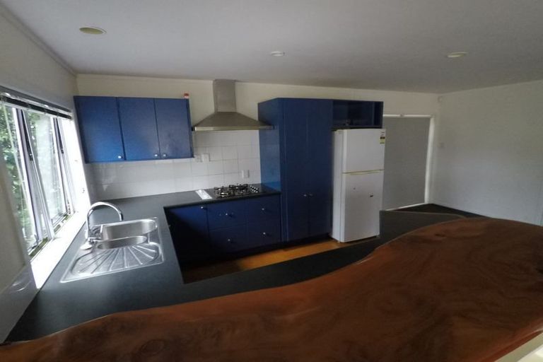 Photo of property in 32 Peter Terrace, Castor Bay, Auckland, 0620