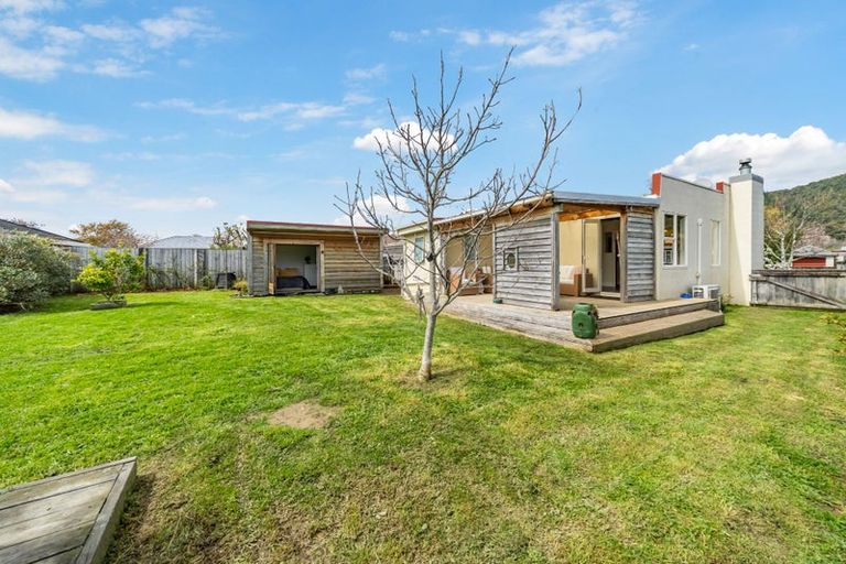 Photo of property in 50 Seddon Street, Wallaceville, Upper Hutt, 5018