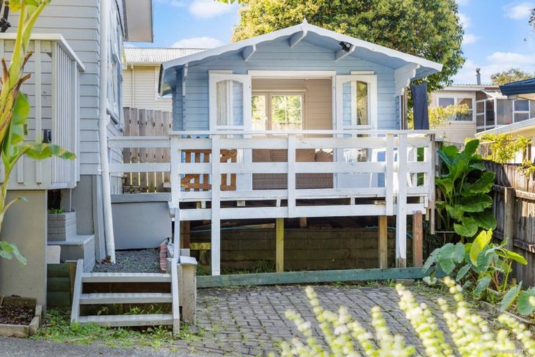 Photo of property in 1/7 Flaxdale Street, Birkdale, Auckland, 0626