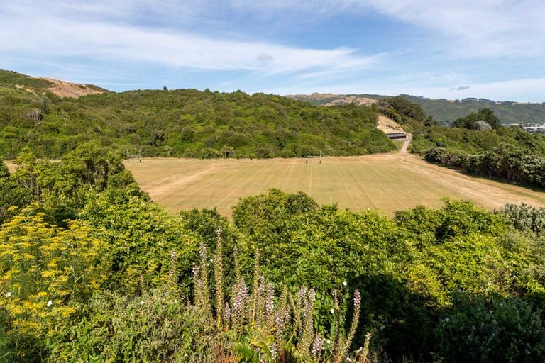 Photo of property in 96 Sievers Grove, Cannons Creek, Porirua, 5024