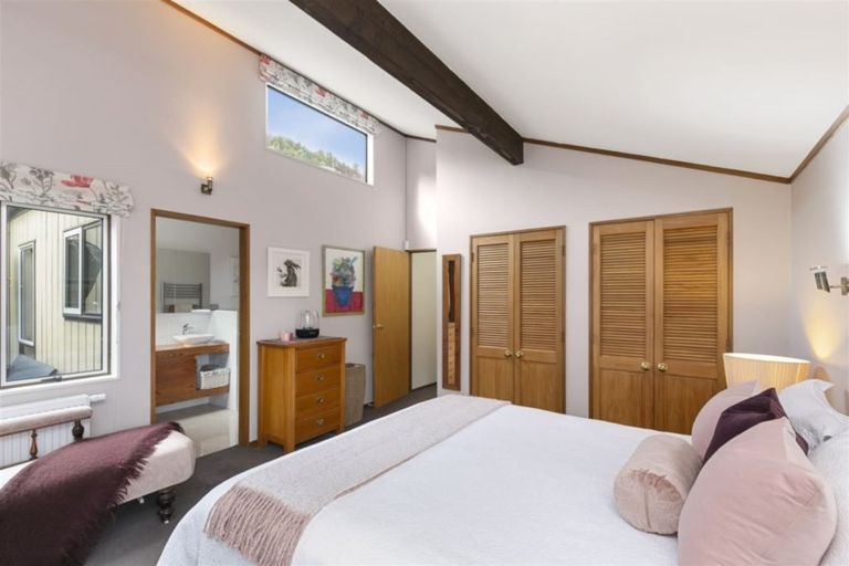 Photo of property in 72 Amapur Drive, Khandallah, Wellington, 6035