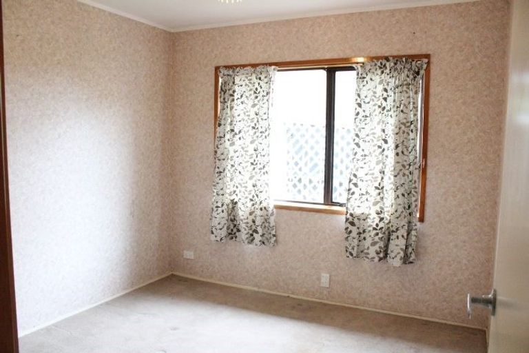 Photo of property in 41 Sunnyview Avenue, Shelly Park, Auckland, 2014