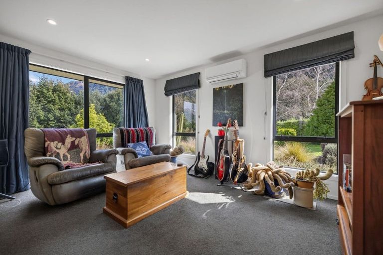 Photo of property in 10 Cove Lane, Mount Creighton, Queenstown, 9371