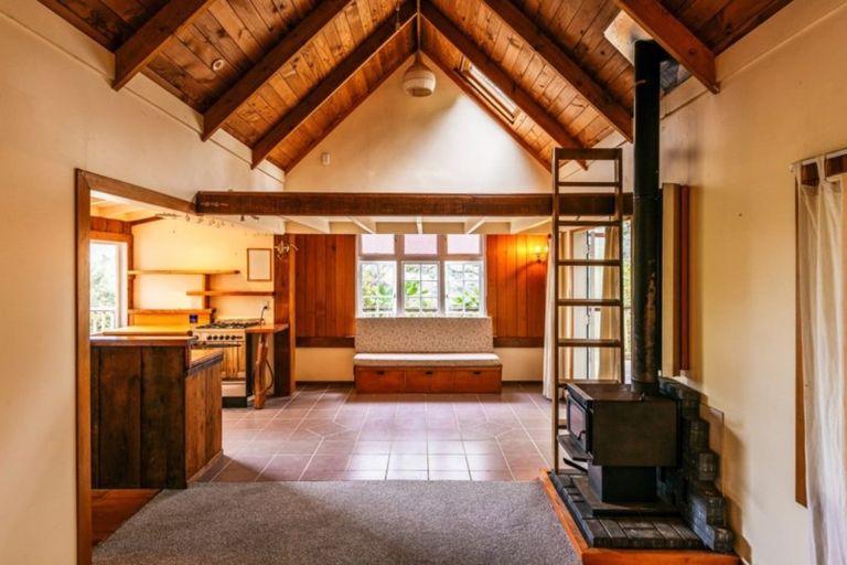 Photo of property in 35 Crescent Road East, Ostend, Waiheke Island, 1081