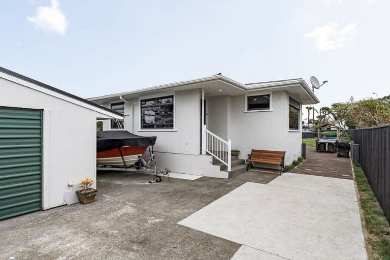 Photo of property in 209a Frankley Road, Frankleigh Park, New Plymouth, 4310