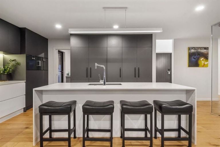 Photo of property in 10a Aberdeen Road, Campbells Bay, Auckland, 0620