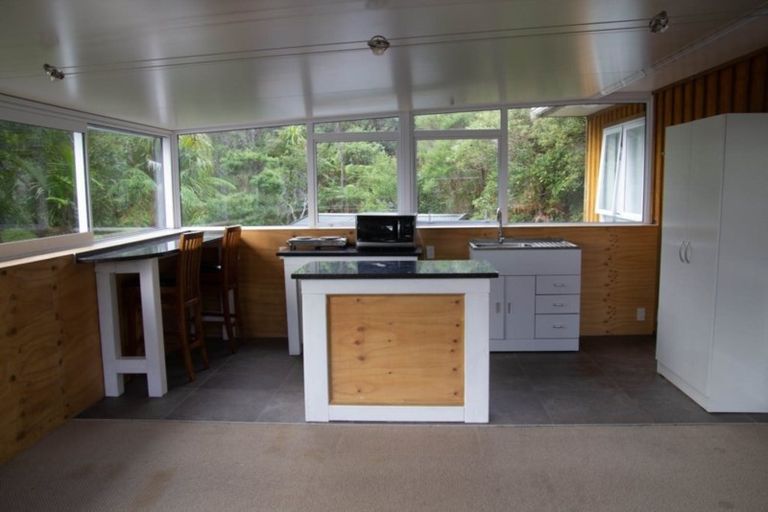 Photo of property in 787 Scenic Drive, Henderson Valley, Auckland, 0612