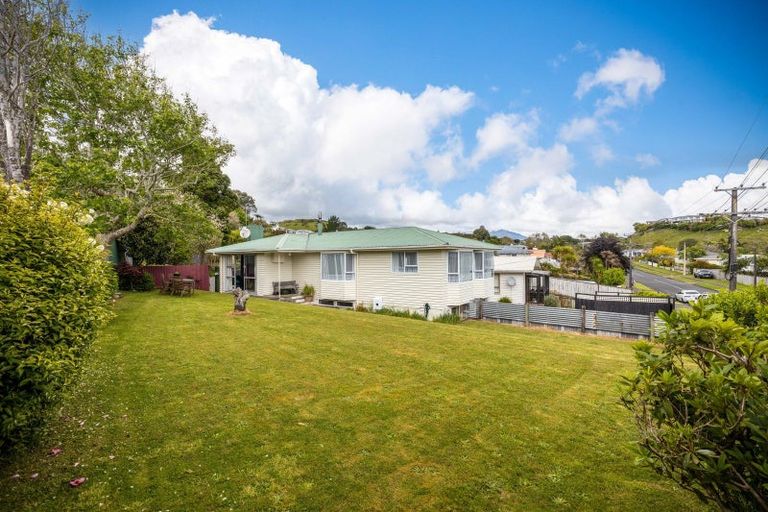 Photo of property in 5 Oranga Street, Marfell, New Plymouth, 4310