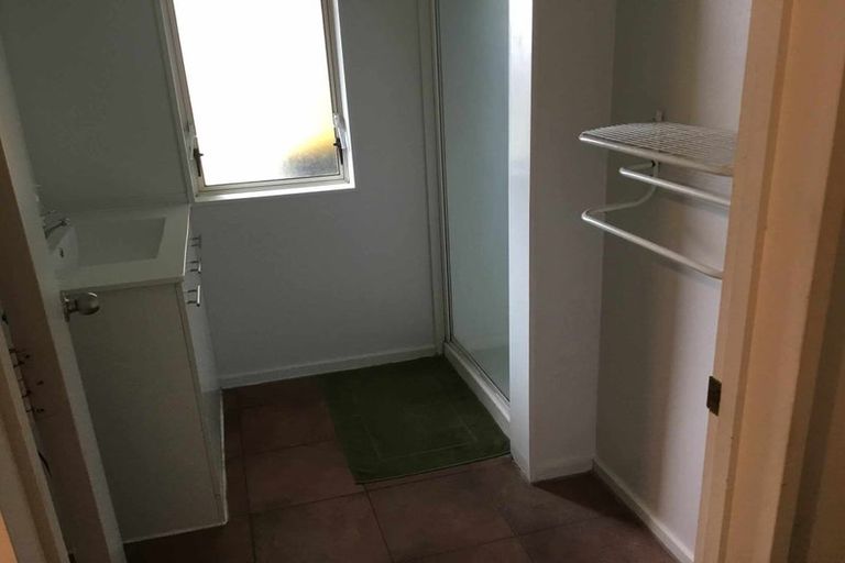 Photo of property in 12 Cosy Dell Road, North Dunedin, Dunedin, 9016