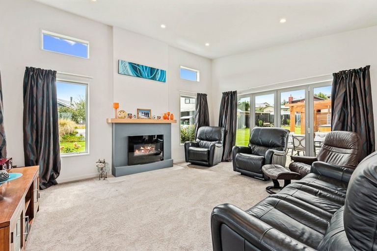 Photo of property in 7 Ellie Place, Lake Hawea, Wanaka, 9382