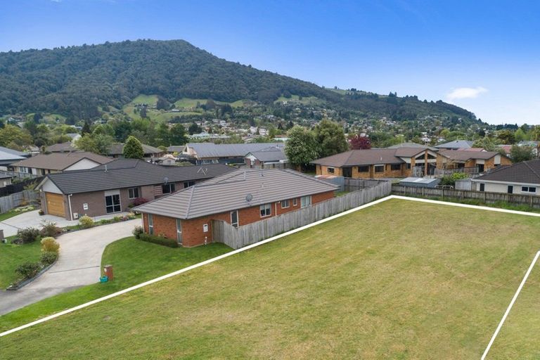 Photo of property in 11 Hamon Place, Pukehangi, Rotorua, 3015