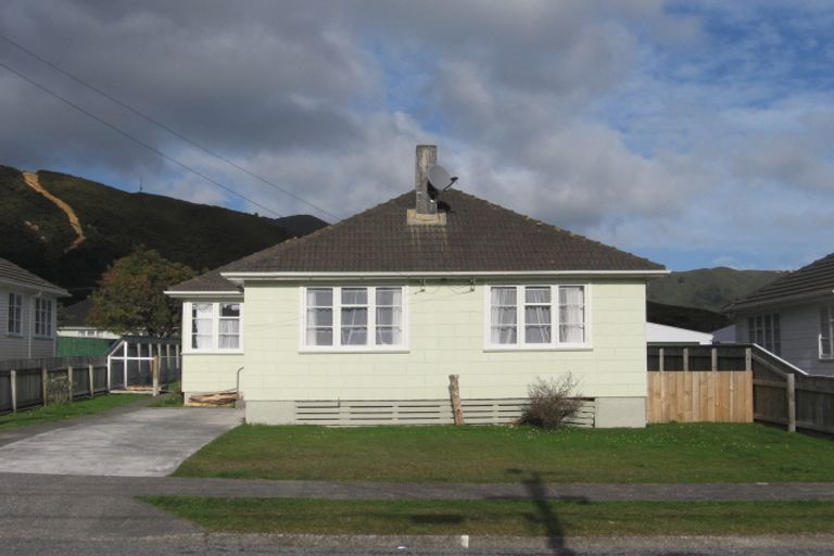Photo of property in 22 Langford Street, Naenae, Lower Hutt, 5011