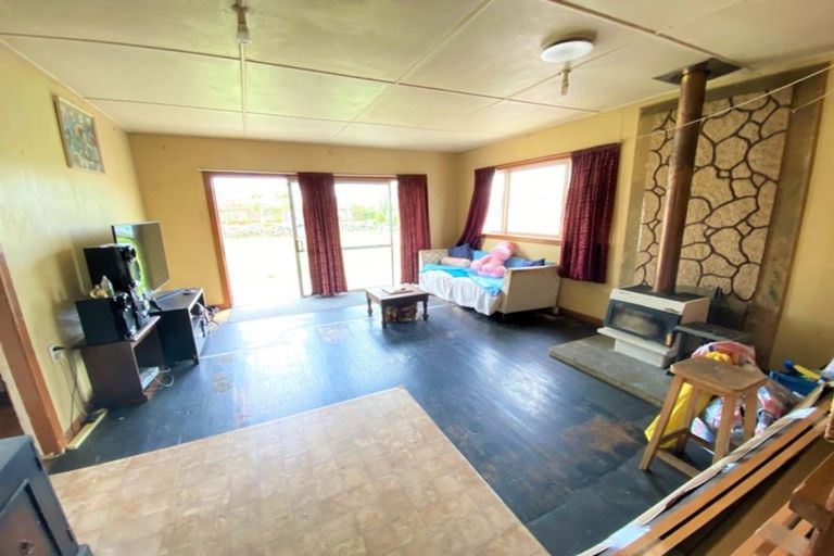 Photo of property in 42 West Coast Road, Te Kopuru, 0371